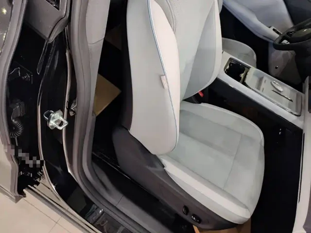 Voyah Auto Voyah Zhiyin 2024 Long Range Super Charging Edition — Фото автомобиля 24