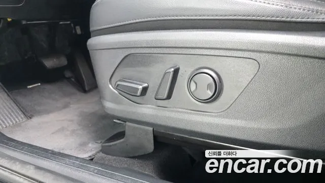 Kia Sorento Sorento 4-е поколение Бензин 2.5T 2WD — Фото автомобиля 28