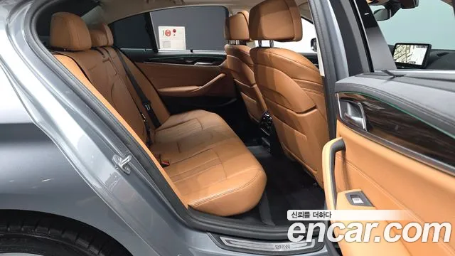 BMW 5-Series — Фото автомобиля 5
