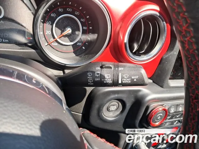 Jeep Wrangler JL — Фото автомобиля 9