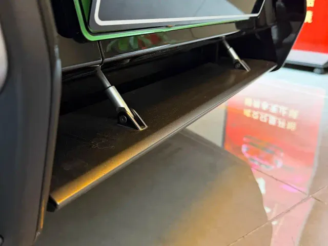 Xiaomi SU7 Ultra — Фото автомобиля 12