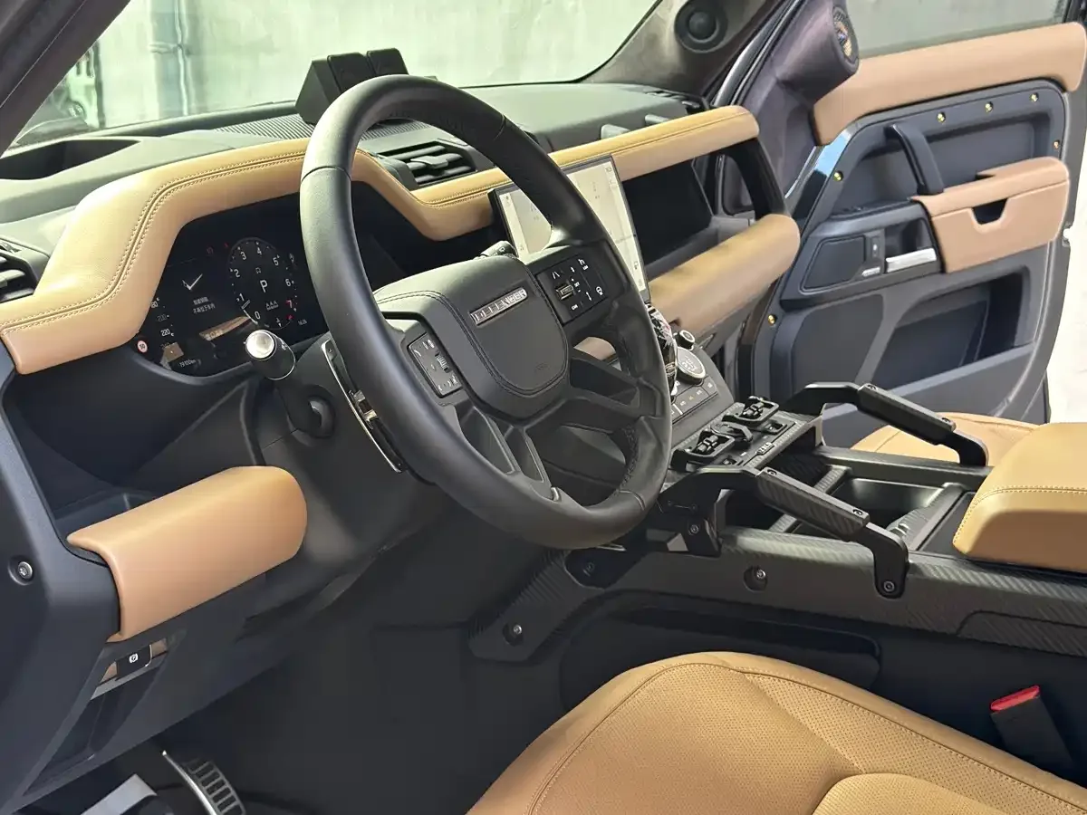 Land Rover Land Rover Defender 2025 110 5.0T V8 — Фото автомобиля 24