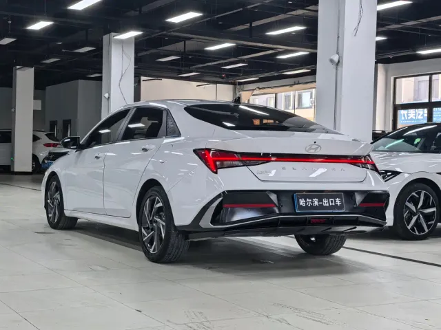 Hyundai Elantra — Фото автомобиля 23