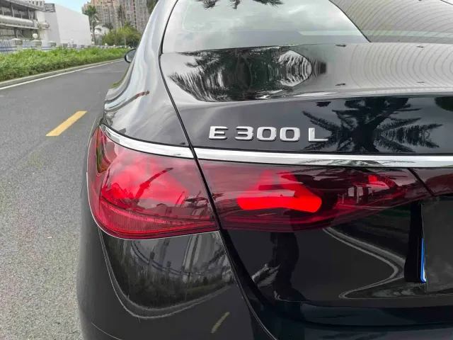 Mercedes-Benz E-Class — Фото автомобиля 17
