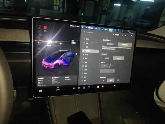 Tesla Model 3 — Фото автомобиля 12