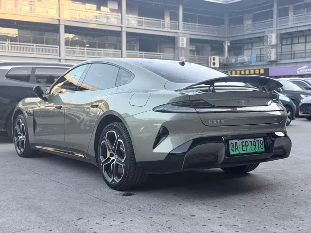 Xiaomi SU7 — Фото автомобиля 4