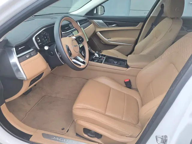 Jaguar XFL — Фото автомобиля 14