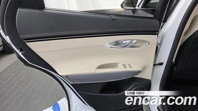 Genesis GV70 — Фото автомобиля 14