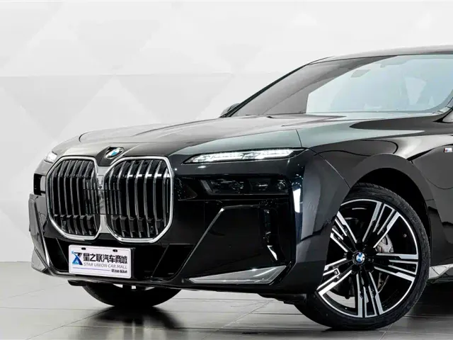 BMW 7 Series — Фото автомобиля 3