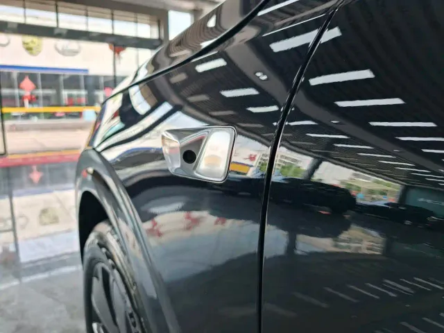 Li Auto L6 — Фото автомобиля 13