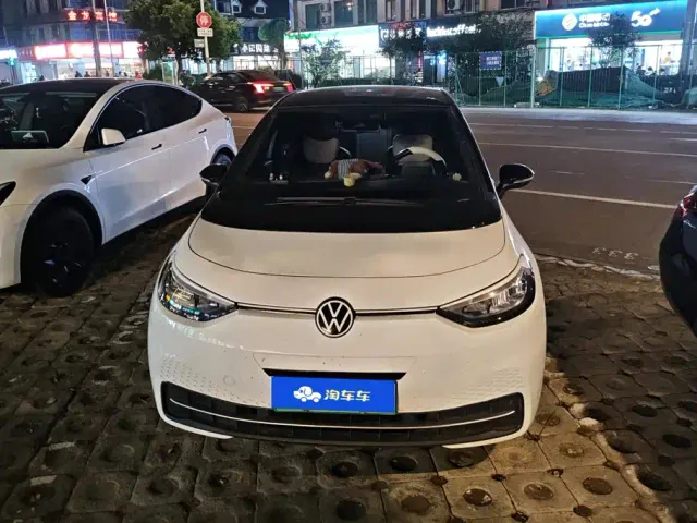 Volkswagen ID.3 — Фото автомобиля 2