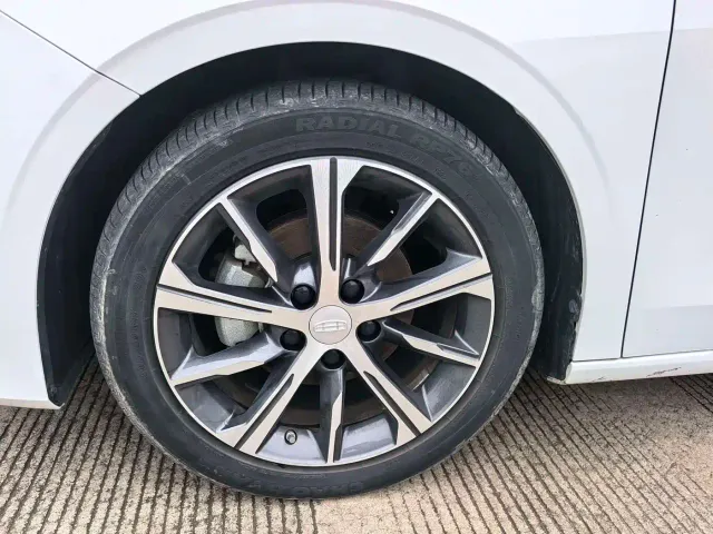 Geely Emgrand — Фото автомобиля 5