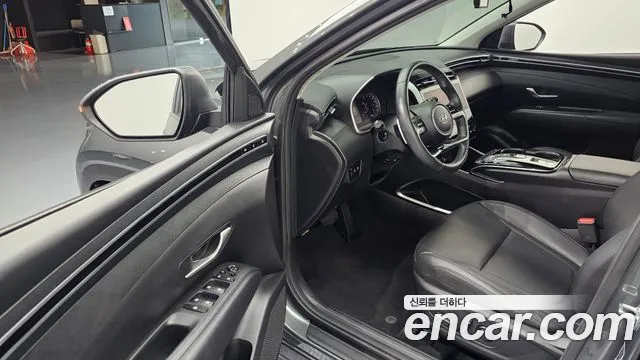 Hyundai Tucson Tucson (NX4) Бензин 1.6 Turbo 4WD — Фото автомобиля 11