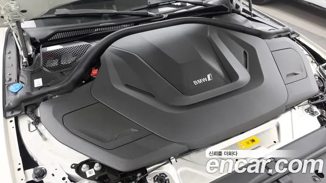 BMW i4 — Фото автомобиля 6