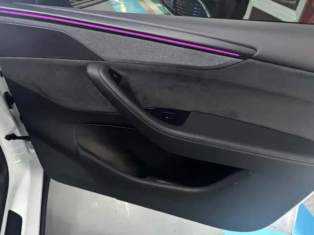 Tesla Model Y — Фото автомобиля 11