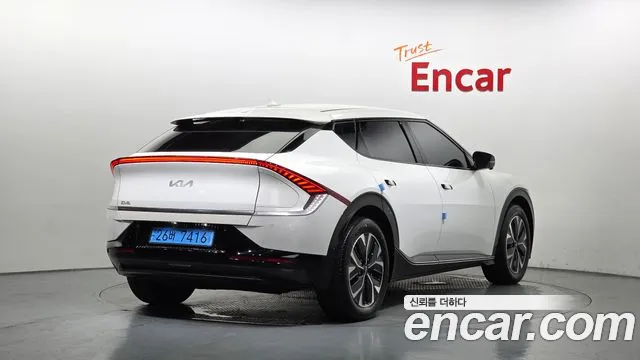 Kia EV6 — Фото автомобиля 2