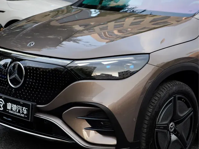 Mercedes-Benz EQE SUV — Фото автомобиля 6