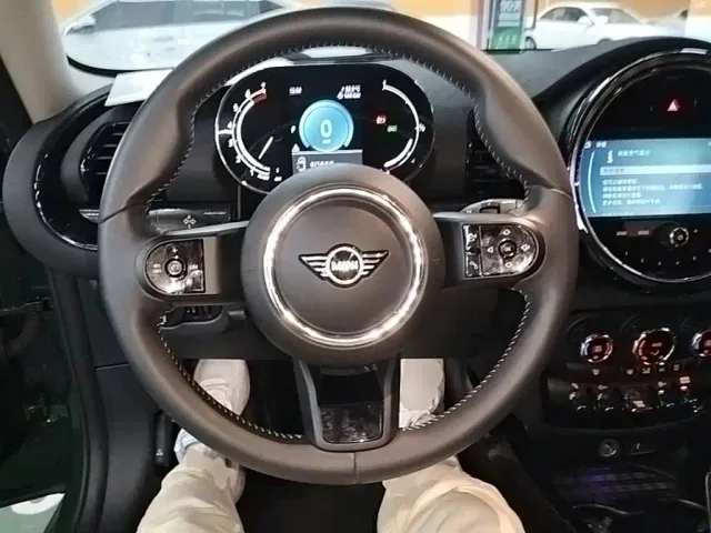 MINI Clubman — Фото автомобиля 10