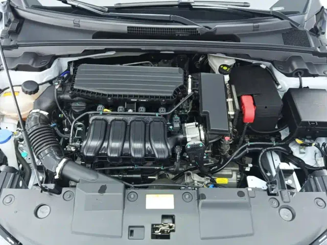 Dongfeng Yixuan — Фото автомобиля 10