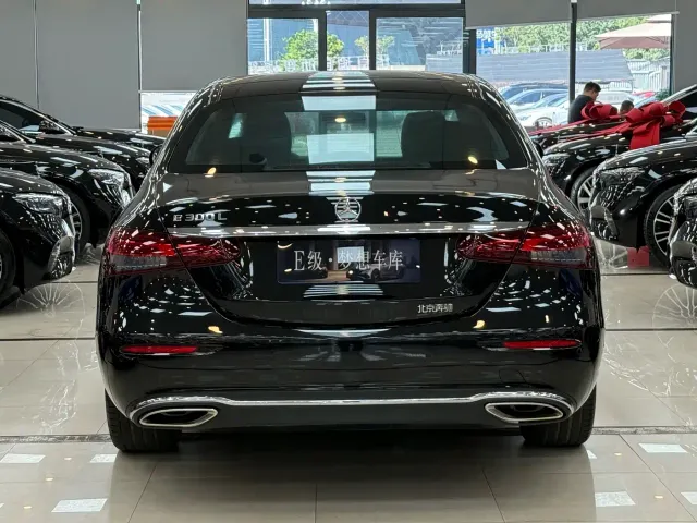 Mercedes-Benz E-Class — Фото автомобиля 5