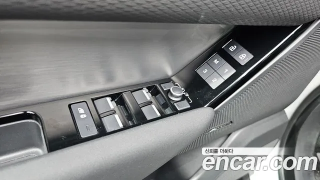 Land Rover Range Rover Velar — Фото автомобиля 25