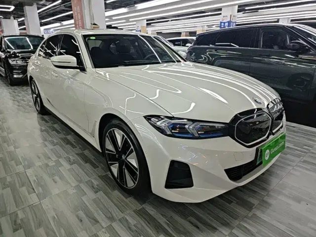 BMW i3 — Фото автомобиля 3