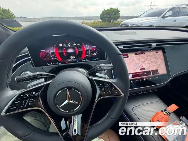 Mercedes-Benz E-Class — Фото автомобиля 16