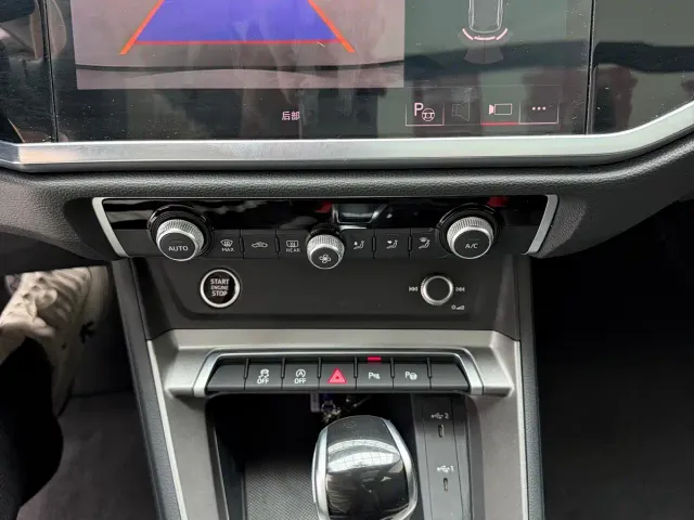 Audi Q3 — Фото автомобиля 11