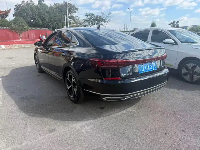 Volkswagen Passat — Фото автомобиля 7