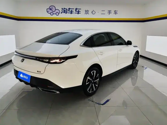 Changan Eado — Фото автомобиля 3