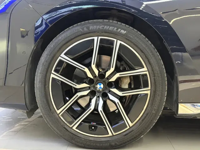 BMW 7 Series — Фото автомобиля 18