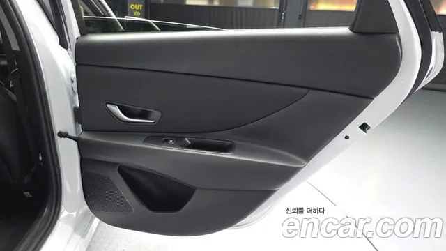 Hyundai AVANTE Новый Avante (CN7) — Фото автомобиля 25
