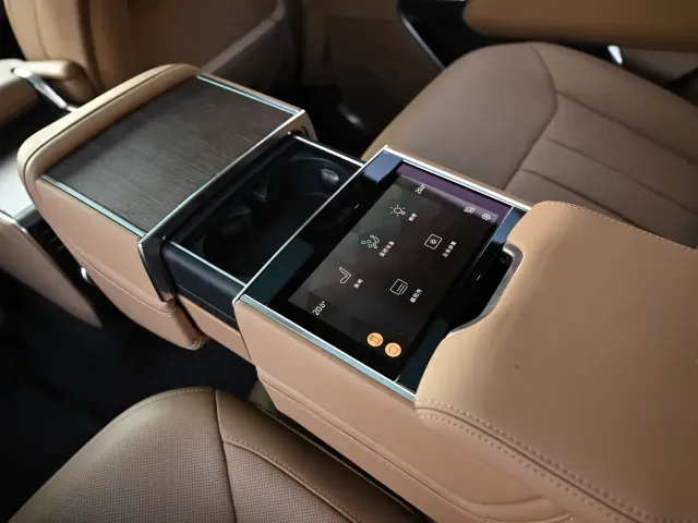 Land Rover Range Rover — Фото автомобиля 15