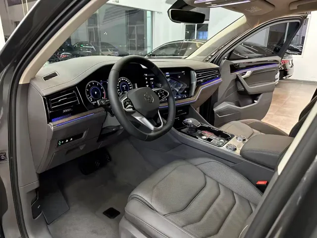 Volkswagen Touareg — Фото автомобиля 6