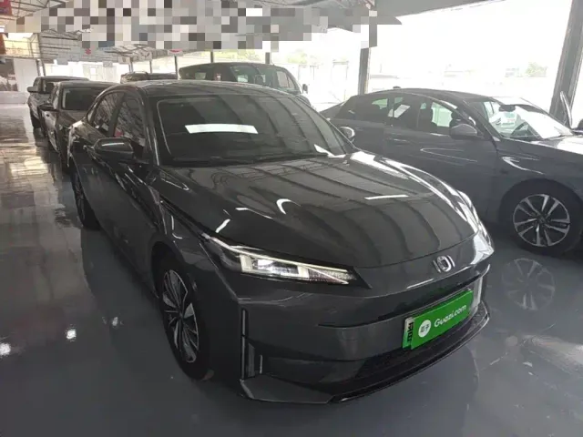 Changan Qiyuan A05 — Фото автомобиля 3