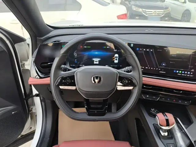 Changan X5 Plus — Фото автомобиля 10