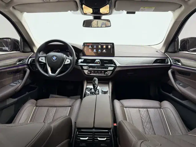 BMW 5 Series — Фото автомобиля 12