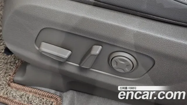 Kia Carnival Generation 4 — Фото автомобиля 18