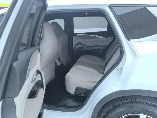 BYD Song Pro — Фото автомобиля 11