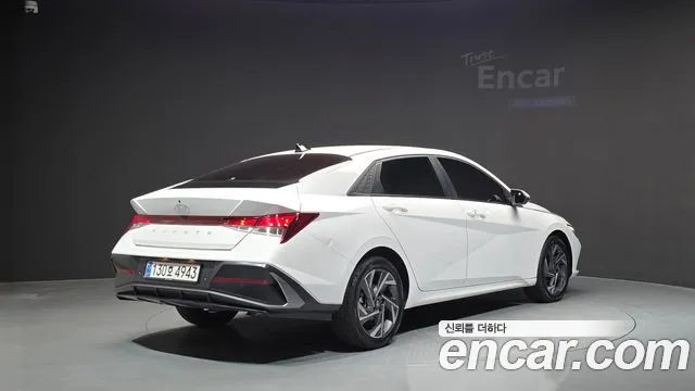 Hyundai Avante CN7 — Фото автомобиля 2