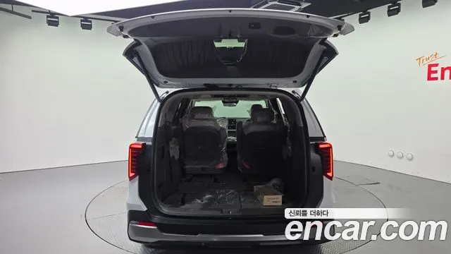 Kia Carnival Generation 4 — Фото автомобиля 19