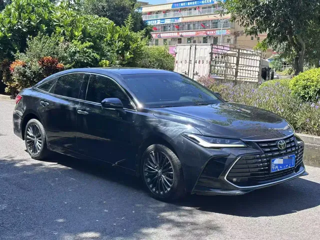 Toyota Avalon — Фото автомобиля 3