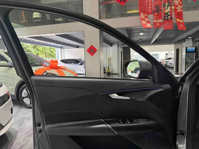 Changan Qiyuan A05 — Фото автомобиля 16