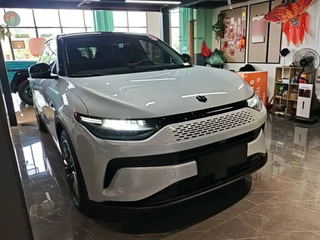 Leapmotor C11 — Фото автомобиля 3