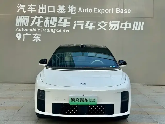 Li Auto Li Auto i6 2025 4WD Base Model — Фото автомобиля 2