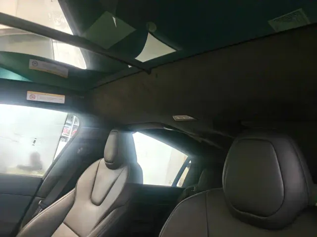 Tesla Model X — Фото автомобиля 7