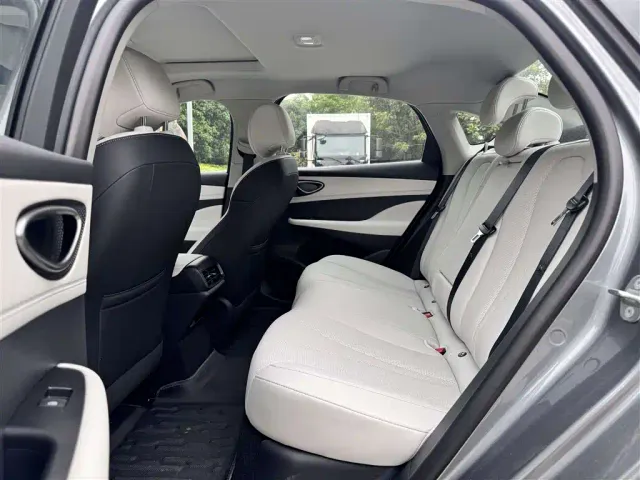 BYD Seal 05 DM-i — Фото автомобиля 6
