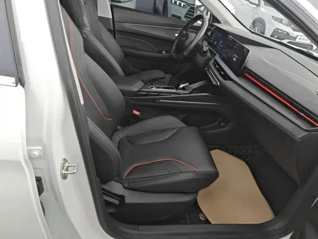 Geely Binrui — Фото автомобиля 24