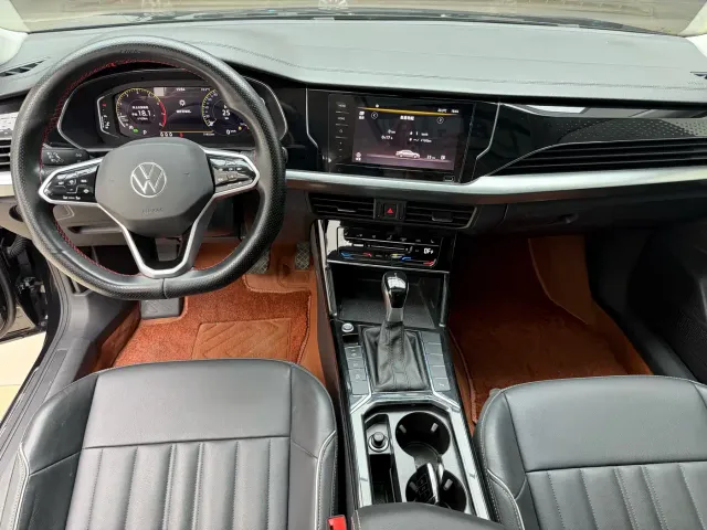 Volkswagen Passat — Фото автомобиля 10