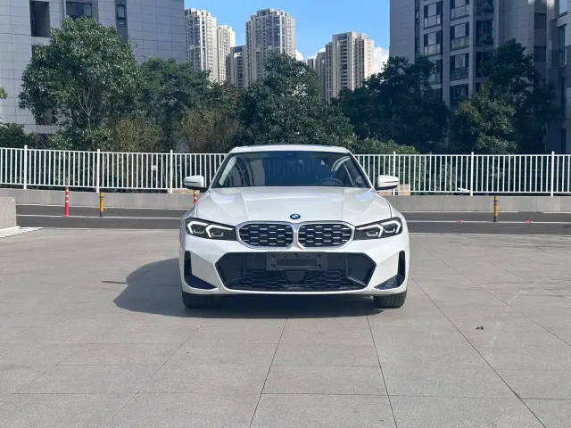 BMW 3 Series — Фото автомобиля 3